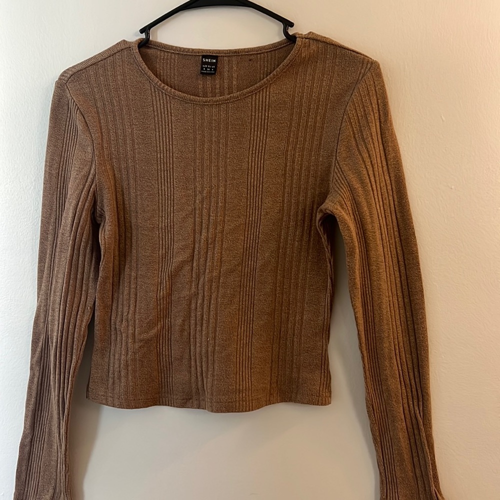 Long sleeve tight fitting women top